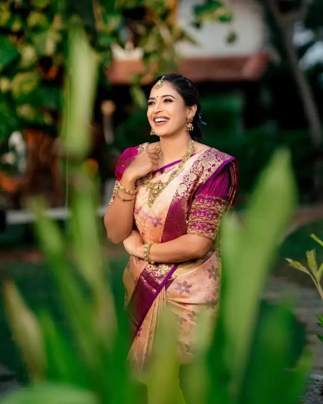 Peach Zari Woven Kanjivaram Silk Saree