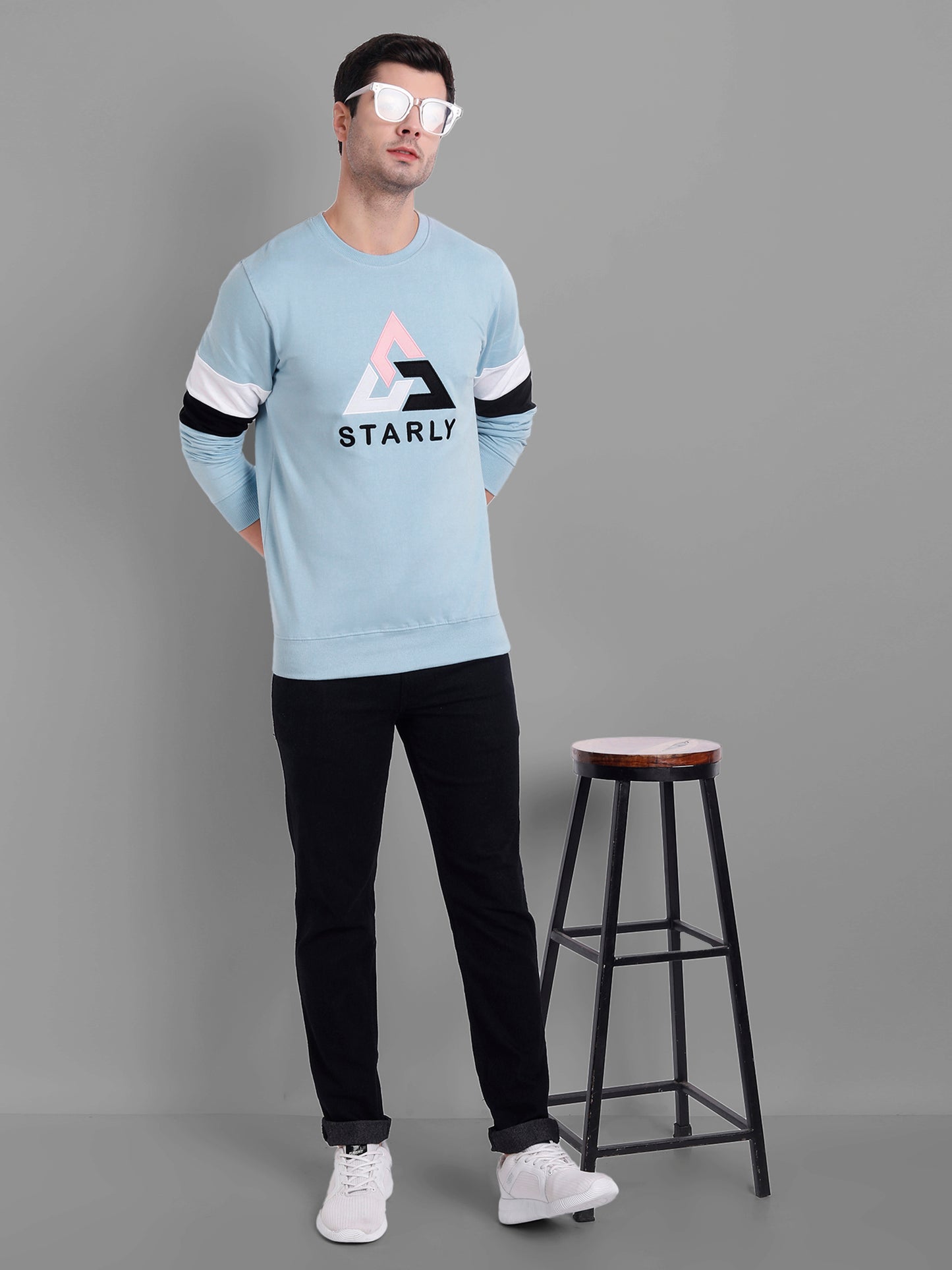 Men Sky-Blue Embroidered Sweatshirt