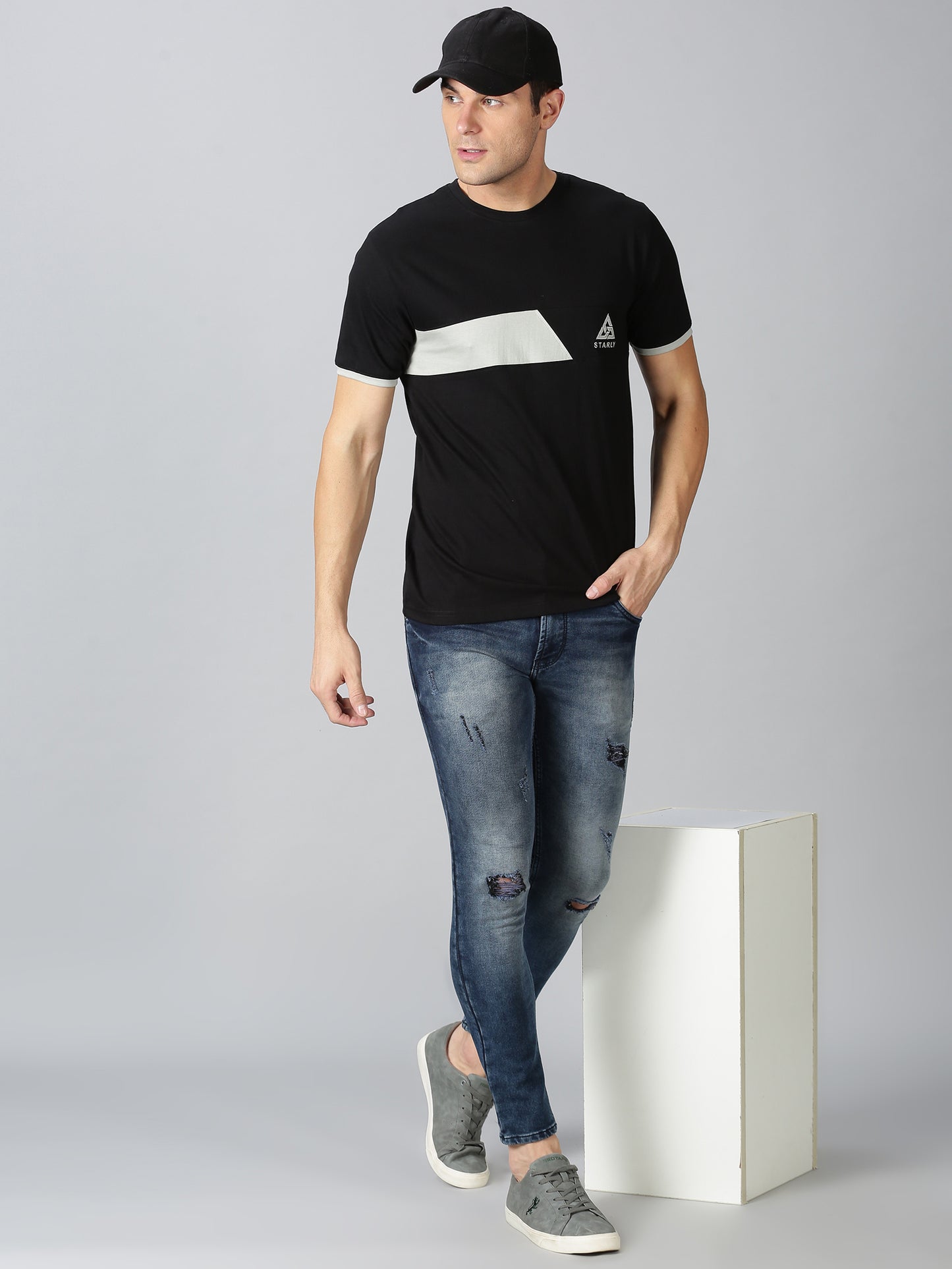 ColourBlocked T-Shirt: Black