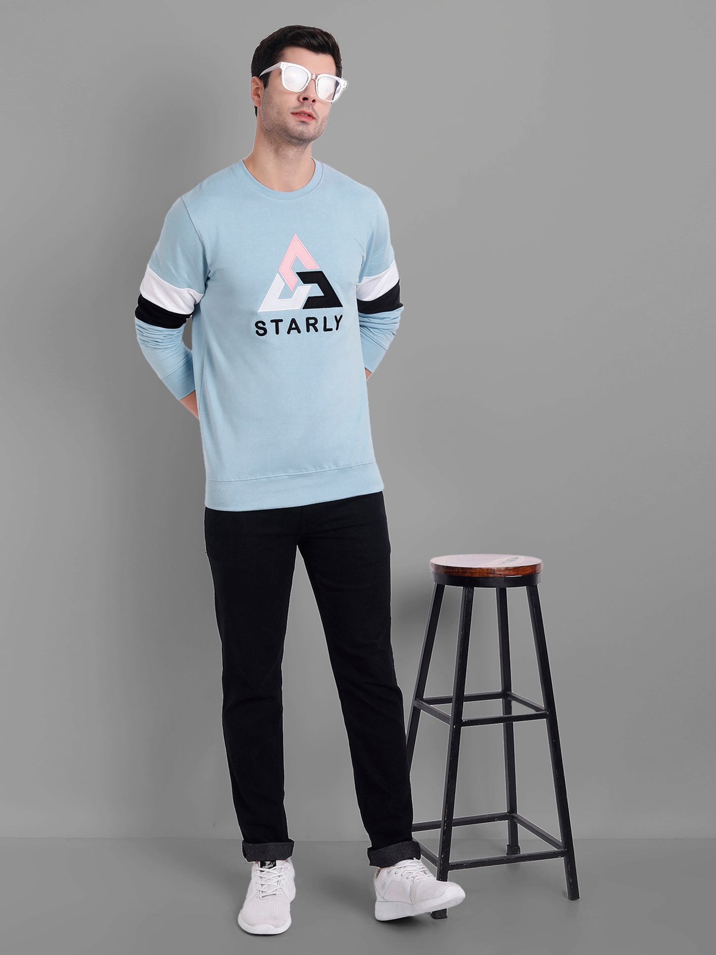 Men Sky-Blue Embroidered Sweatshirt